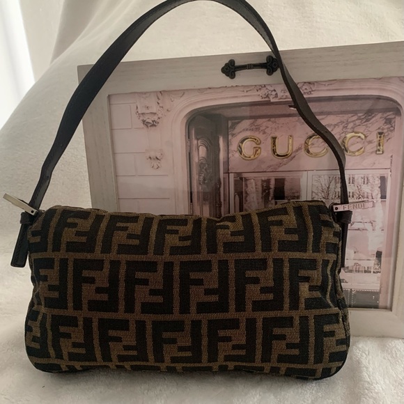 FENDI ZUCCA BROWN/TOBACCO CANVAS BAGUETTE…EUC RARELY USED!!👜👜 - Picture 7 of 11